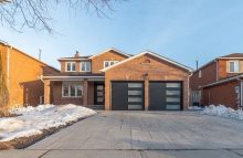 REDUCED!! 319 Evergreen Cres., Oakville – NOW $1,950,000